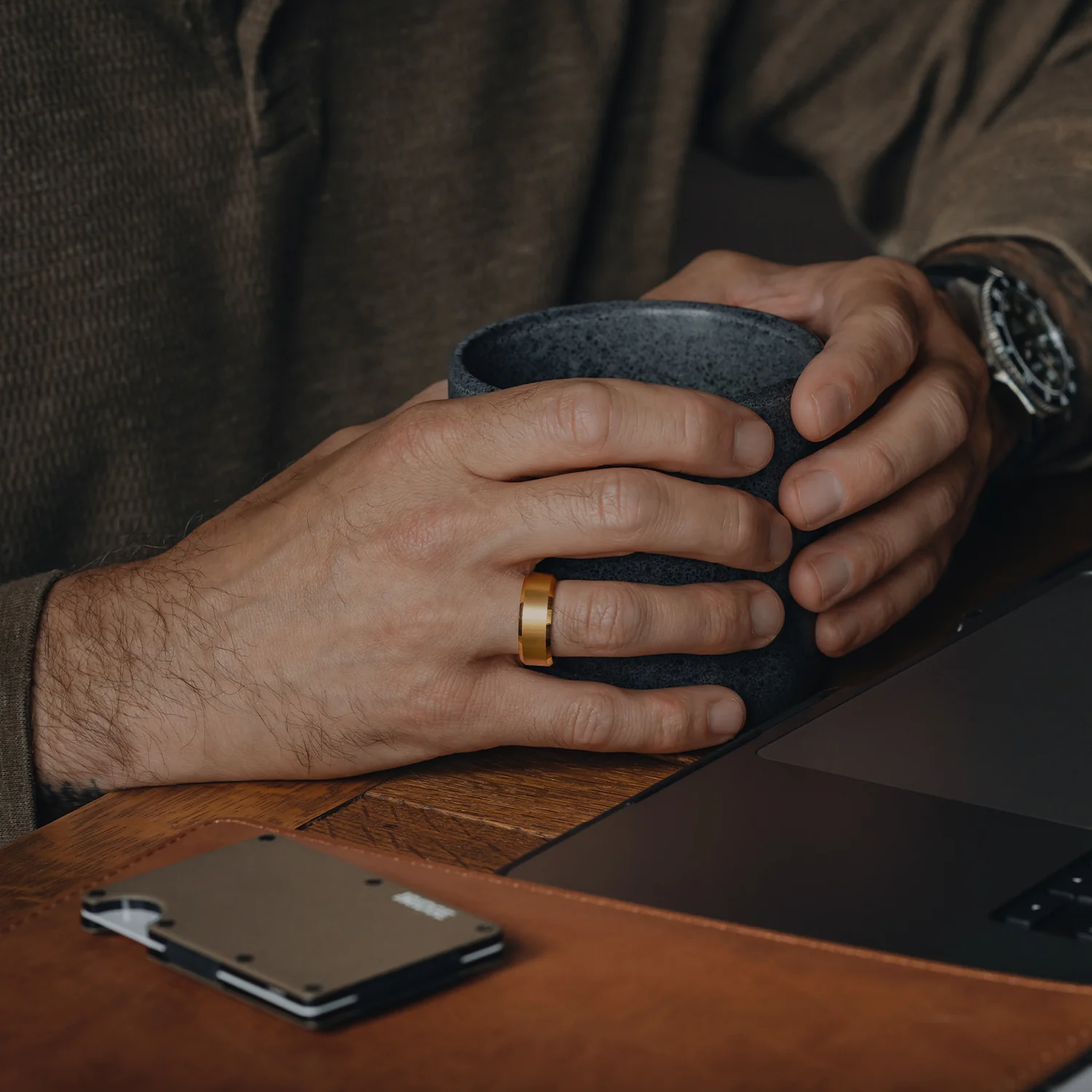 Ridge 8mm Beveled Ring Set - 24K Gold - Image 5