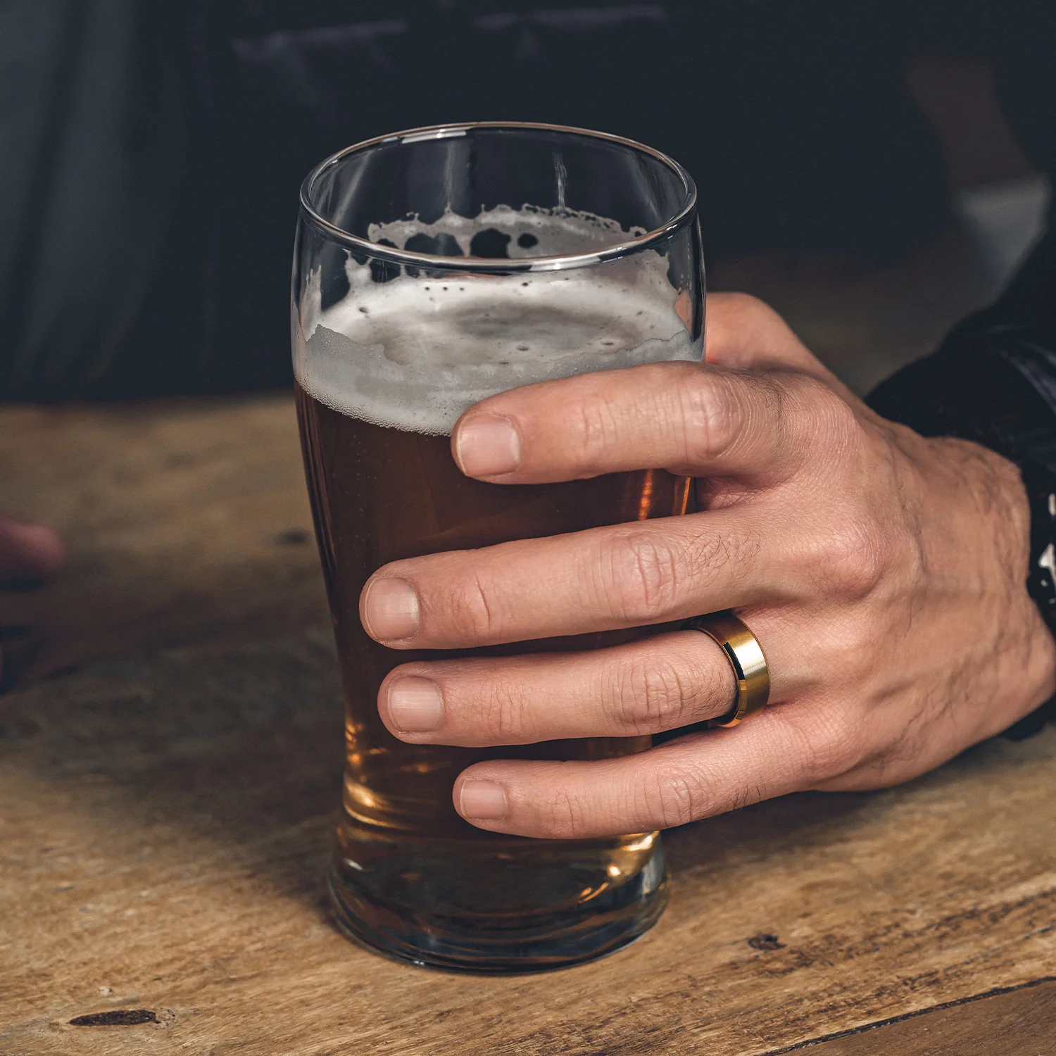 Ridge 8mm Beveled Ring Set - 24K Gold - Image 7