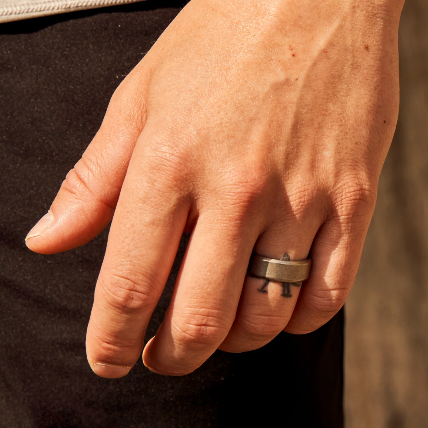 Ridge 8mm Beveled Ring Set - Stonewashed Titanium - Image 3